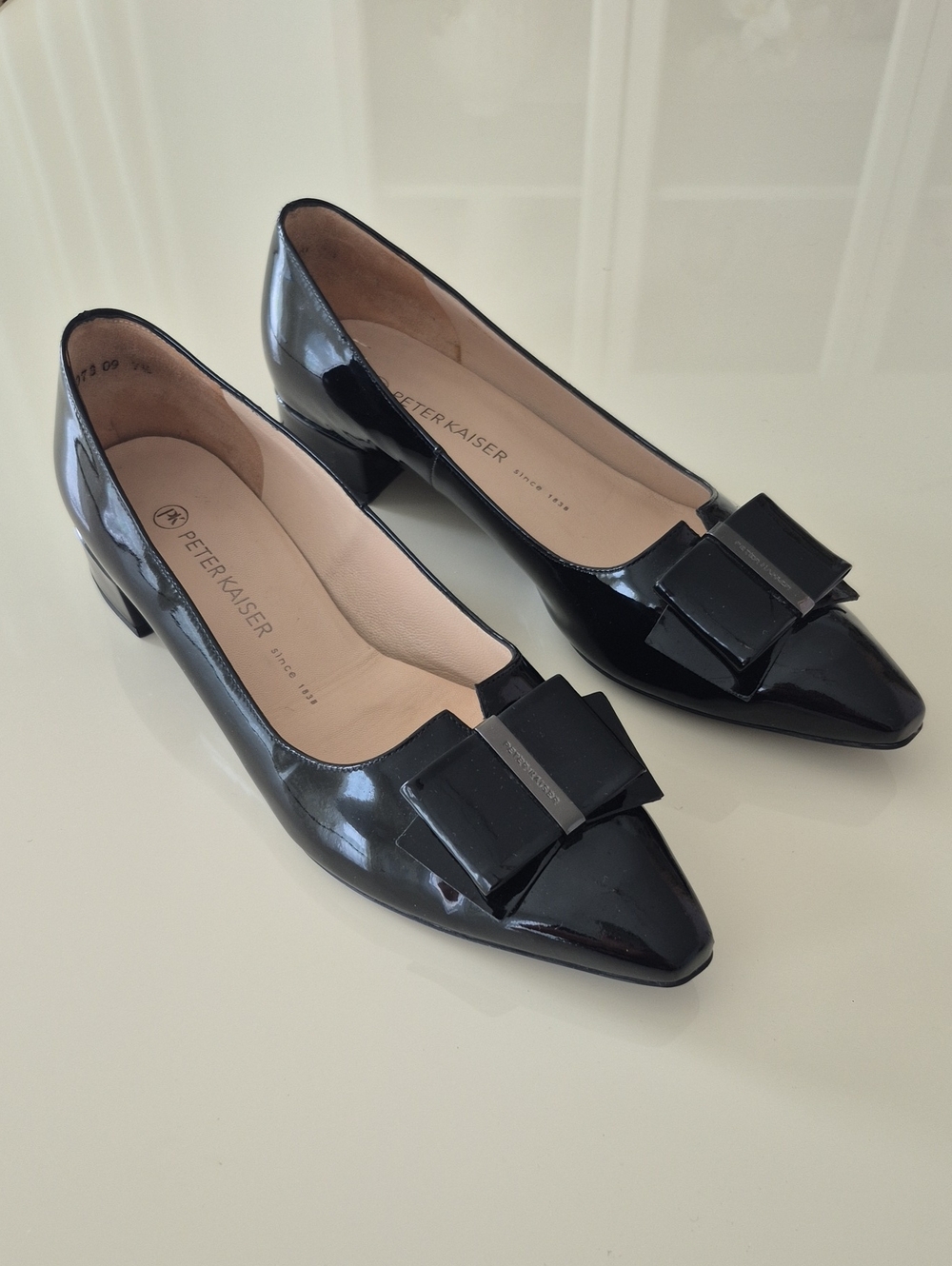 Peter Kaiser Genuine Leather Made In Germany Black Pointed-Toe Bow Dress Shoes